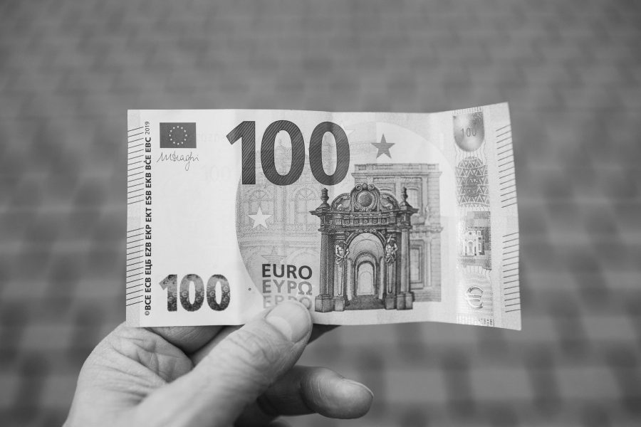 What awaits the Euro, yen and crude oil this week?