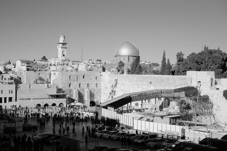Full restaurants, booming retail and traffic jams herald recovery for Israel