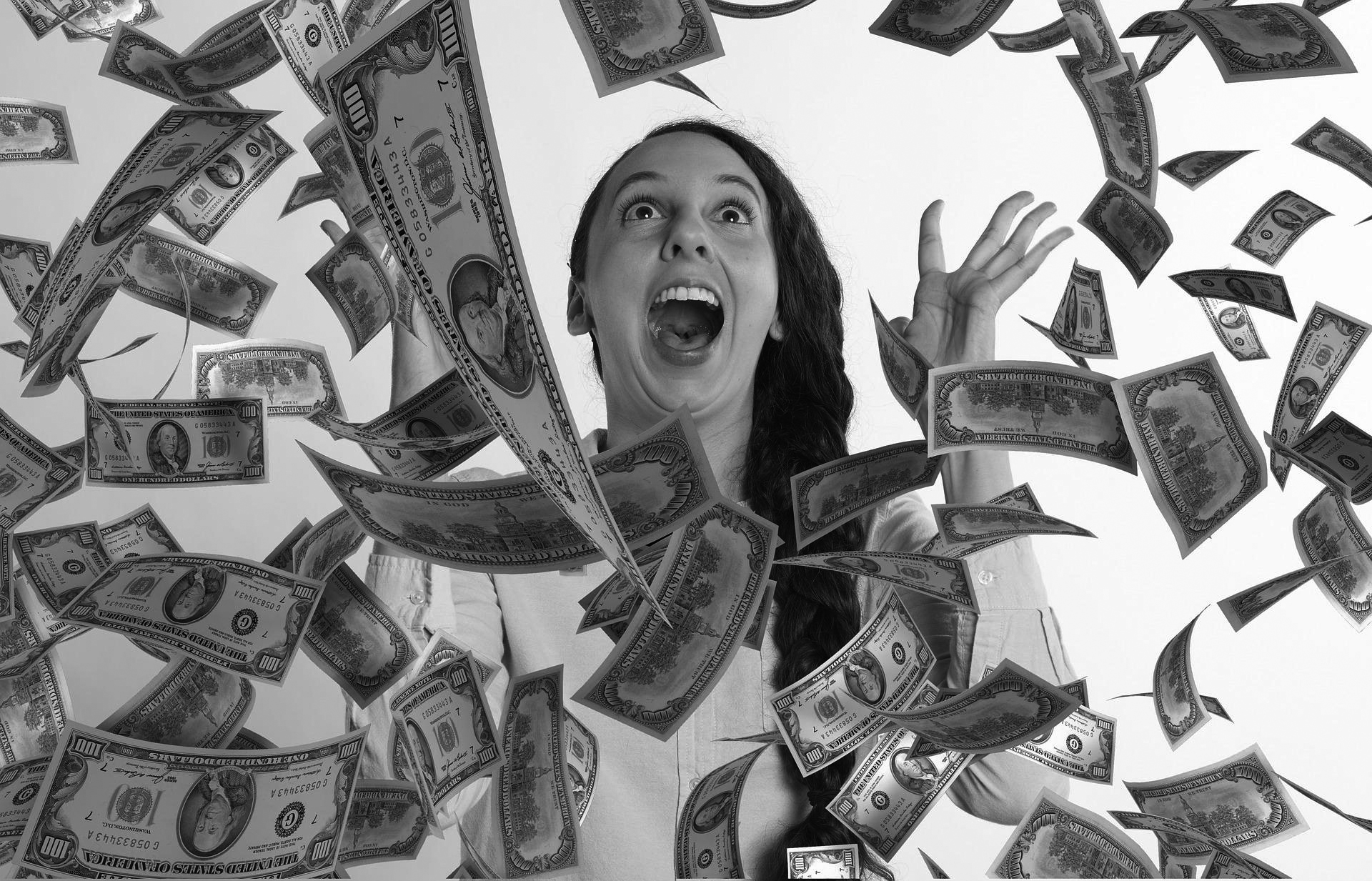 How much money do people want to achieve their ideal life?