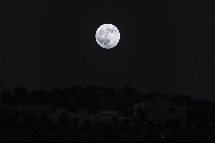 India has landed on the moon: here’s what the political and economic gains are